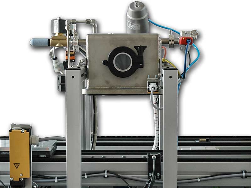 Vollautomatisierte Plasmaanlage mit Niederdruckplasmatechnik und flexiblmen Plasma-Spot